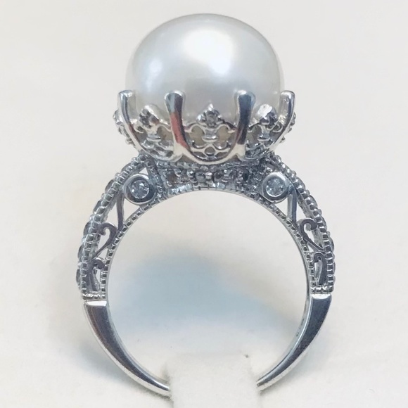Genuine Cultured White Pearl & Zircon Crown Ring - Picture 1 of 10